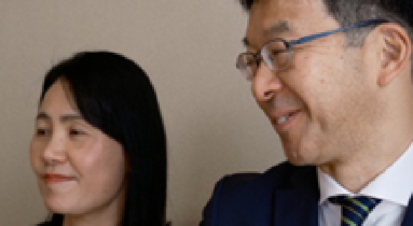 原作者の坂野貴宏•和歌子夫妻に密着した映像